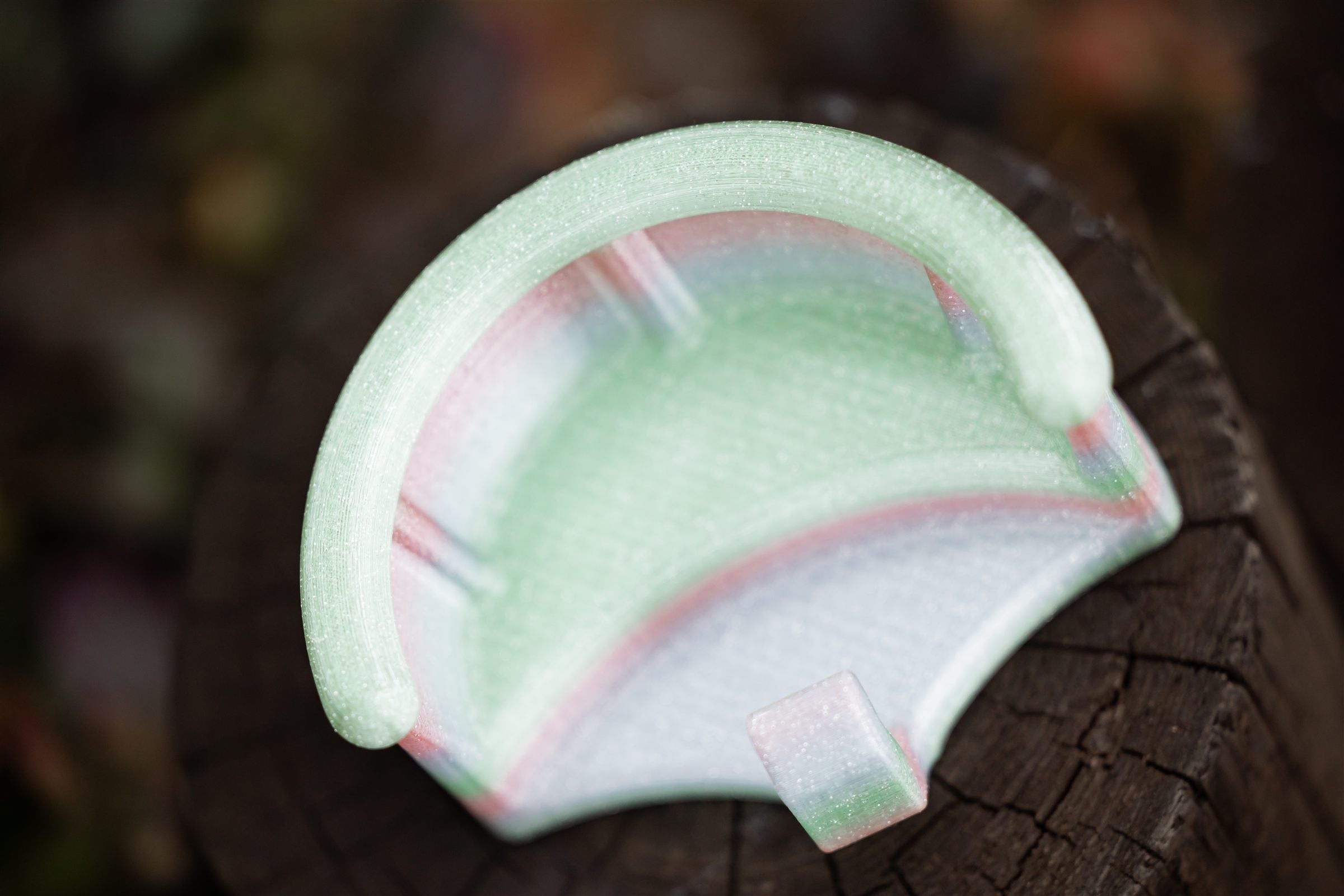 Marble effect SnapTack magnetic bridle holder close up